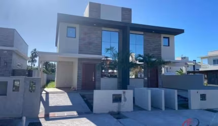 Casa Nova com 03 Suítes à Venda na Praia da Cachoeira do Bom Jesus - Florianópolis - SC