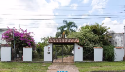 Casa em Vila Nova, Porto Alegre! Com 160m² de área privativa e um total de 899m²