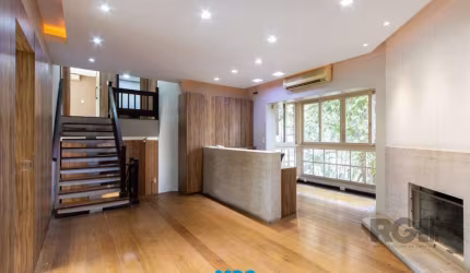 Excelente casa comercial com aproximadamente 300m² de área construída