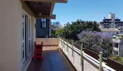 Cobertura de 2 dormitórios no bairro Petropolis