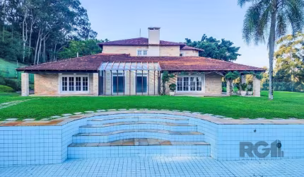 Casa de Fazenda com 1.318m²