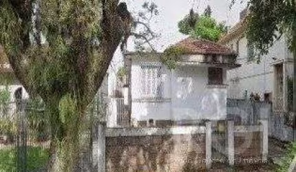 Casa para Venda - 330m², 3 dormitórios, 3 vagas - Petrópolis