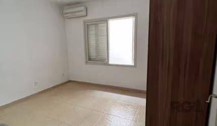 Casa 4 dormitórios à venda Petrópolis Porto Alegre/RS