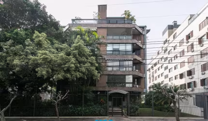 Cobertura com 3 dormitórios, mobiliada com 300 m²