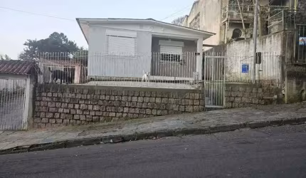 Casa com 02 dormitórios com 02 vagas de garagem