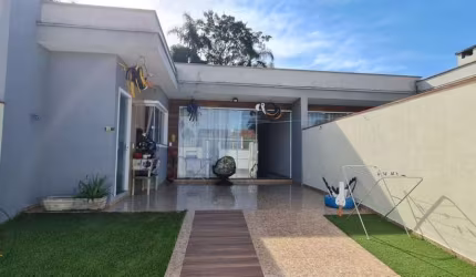Casa com 3 quartos à venda no Centro, Balneário Piçarras , 79 m2 por R$ 650.000