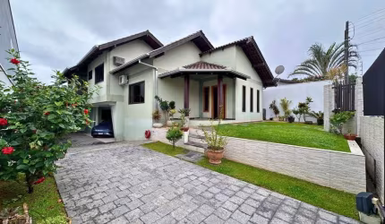 Casa com 4 quartos à venda na Escola Agrícola, Blumenau , 330 m2 por R$ 1.930.000