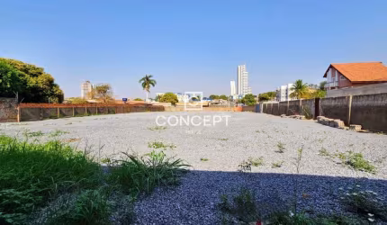 Terreno comercial para alugar na dos Crisântemos, 200, Jardim Cuiabá, Cuiabá por R$ 4.500