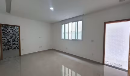 Casa 3 Dormitórios com 3 suítes, Sala de estar e sala de jantar, Cozinha, 5 Banheiro e 1 Churrasqueira