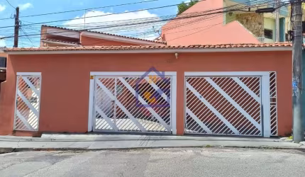 Oportunidade Única: Casa Espaçosa na Patriarca, Dividida em 3 Residências Independentes