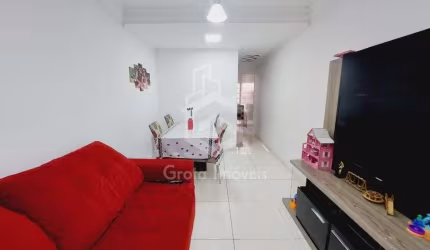 Sobrado Amplo de 108m² ao Lado do Metrô Guilhermina-Esperança – 4 Dormitórios e 2 Vagas