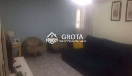 Sobrado Frontal no Cangaiba: Espaço e Conforto em 240 metros