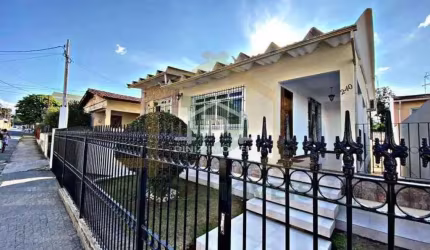 Casa de rua -   Residencial / Jardim Brasília