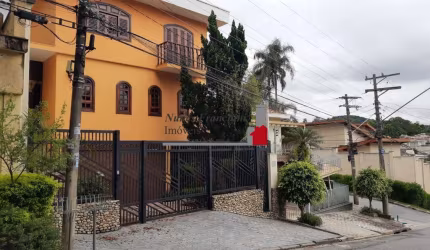 Imperdível sobrado de luxo com 4 suítes, 400m² e 6 vagas na Vila Albertina, São Paulo-SP!