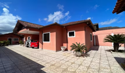 CASA TERREA NO MAITINGA COM CASA DE HOSPEDES.