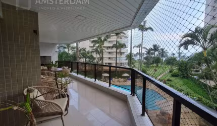 Apartamento pé na areia à venda na Riviera de São Lourenço no módulo 3