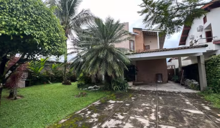 Venha conhecer essa incrível casa em condomínio, localizada em uma das áreas mais nobres da cidade!