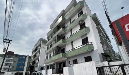Cobertura a venda em area estratégia da cidade no Maitinga.