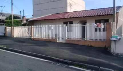 Casa com 3 quartos à venda na Rua Bernardino Lemos, 549, Costeira, Araucária por R$ 640.000