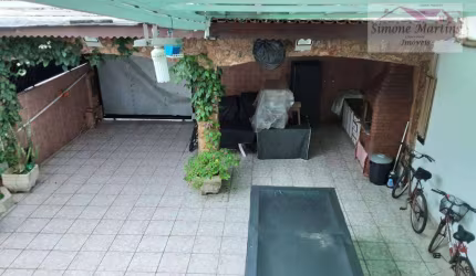 Sobrado LADO PRAIA A 200m do MAR com 3 dormitórios à venda, 230 m² por R$ 905.000 - Caiçara - Praia Grande/SP