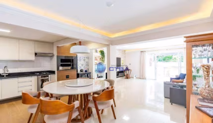Sobrado 3 quartos à venda com piscina área gourmet 180 m² por R$ 1.390.000 - Campo Comprido - Curitiba/PR