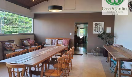 Maravilhosa! Casa Sobreposta. 3 dormitórios, 02 suítes e espaço gourmet. Aparecida. Santos/SP