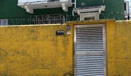 Ótima sobrado de esquina todo isolado para fins comerciais bem localizada .