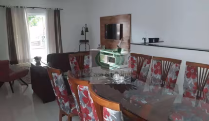 Casa Sobreposta Alta - 3 dormitórios  -210 m² - Campo Grande - Santos/SP