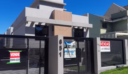 Sobrado à venda  com 3 quartos, 1 suite em Santa Felicidade, com Terraço