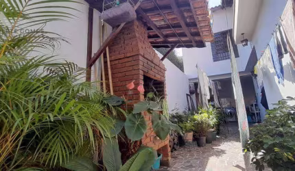 Casa com 3 dormitórios à venda, 240 m² por R$ 901.000,00 - Vila Assunção - Santo André/SP