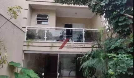 Sobrado com 3 dormitórios à venda, 220 m² por R$ 745.000,00 - Jardim Guapituba - Mauá/SP