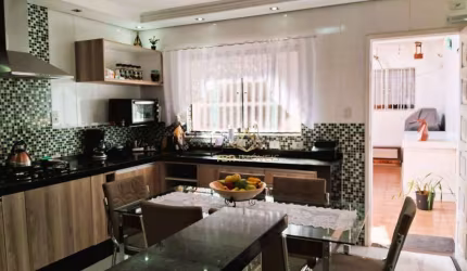 Sobrado com 2 dormitórios à venda, 200 m² por R$ 605.000,00 - Vila Luzita - Santo André/SP