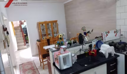 Sobrado com 3 dormitórios à venda, 230 m² por R$ 550.000,00 - Parque São Vicente - Mauá/SP