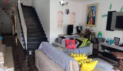 Sobrado com 3 dormitórios à venda, 350 m² por R$ 742.000,00 - Nova Petrópolis - São Bernardo do Campo/SP
