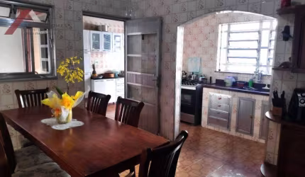 Sobrado com 4 dormitórios à venda, 250 m² por R$ 630.000,00 - Vila Linda - Santo André/SP