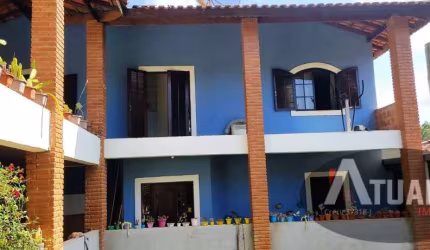 Chácara á venda - 240 m² de área construída - 1.100 m² de Terreno