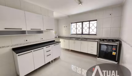 Casa  para locação em condomínio - próximo ao Centro de Atibaia.