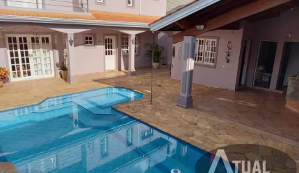 Casa à venda no Jardim Itaperi - Atibaia