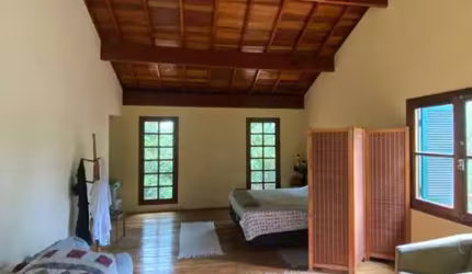 Chácara  de 140m2  de construção, terreno de 1.036m2 no Jd. Estancia Brasil