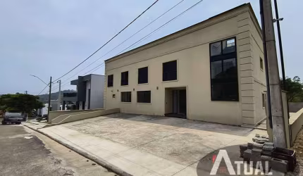 Casa a venda alto padrão em cond. Pé na agua em Piracaia R$ 3.500,000,00.