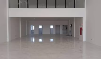 Aluga-se Salão  comercial de 977 m² - no centro de Atibaia/SP