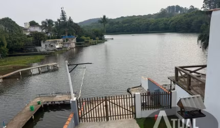 CASA DE CAMPO PÉ NA AGUA EM ATIBAIA, SUA OPORTUNIDADE.