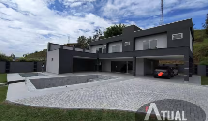 Casa de alto padrão em condomínio Mairiporã valor 2.600,000,00.