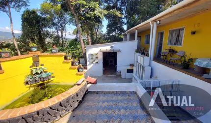 Casa a venda em Atibaia - Terreno com 1.000m²