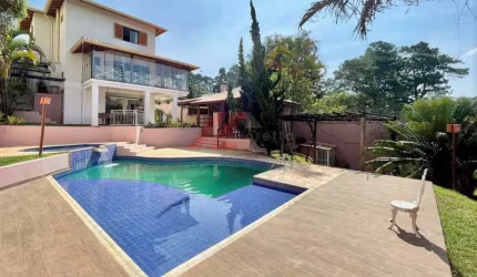 Imperdível Casa em Condomínio à Venda em Carapicuíba-SP, Chácara das Paineiras: 3 quartos, 3 suítes, 1 sala, 5 banheiros, 6 vagas, 357,99m².