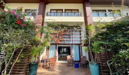 Imperdível Casa em Condomínio de Luxo em Guarujá-SP - 5 Quartos, 5 Suítes, 1 Sala, 7 Banheiros, 4 Vagas - Balneário Praia do Pernambuco - 458m².