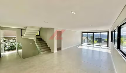 Casa de luxo em condomínio à venda ou locação em Cotia-SP - 4 quartos, 4 suítes, 484,04 m² no São Paulo II.