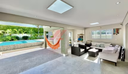 Casa de alto padrão em condomínio à venda em Cotia-SP - 3 quartos, 1 suíte, 4 banheiros, 6 vagas - Jardim Colibri - 335,41m².