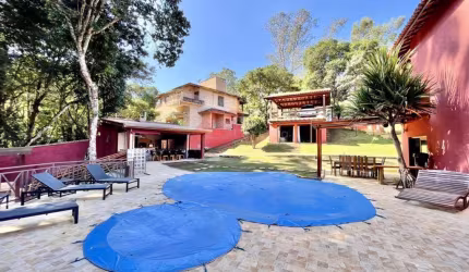 Impecável casa em condomínio de luxo em Carapicuíba-SP, Chácara dos Lagos: 4 quartos, 4 suítes, 1 sala, 5 banheiros, 4 vagas, 1.400m².