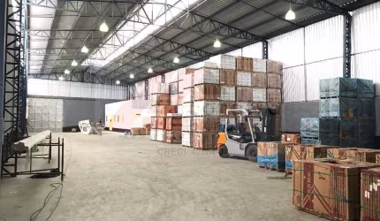 Galpão Comercial de Alto Padrão na Mooca, São Paulo-SP: 1.700m², 4 Banheiros - Venda ou Locação!